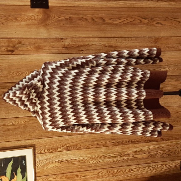 🐎POL Brown and White Berber Chevron Soft Hooded Sweater (Large)🐎 - Picture 7 of 9